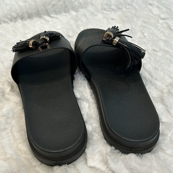 Tassel faux leather slip on slides women’s size 7 classic black summer sandals - Picture 3 of 9